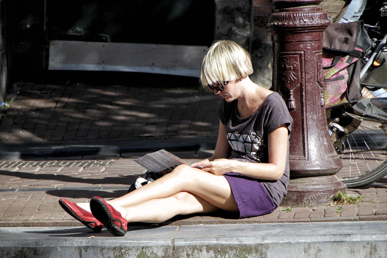 woman reading sitting free photo