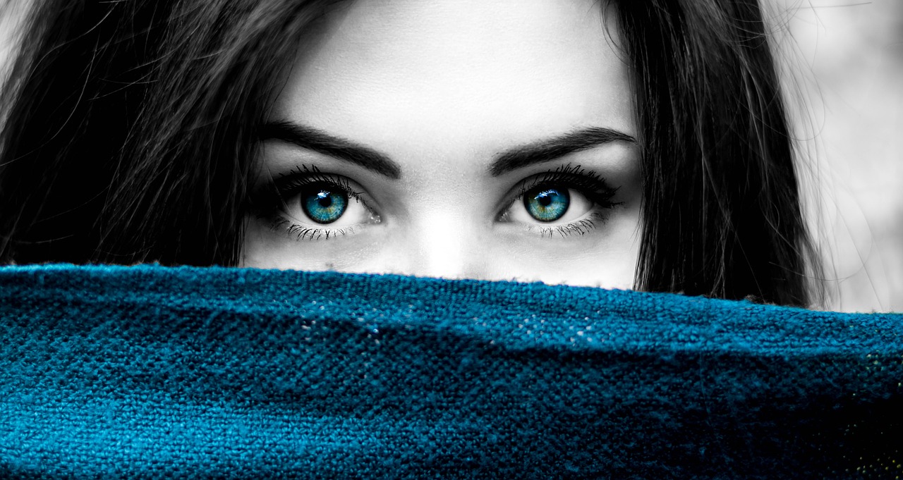 woman blue eyes blue free photo