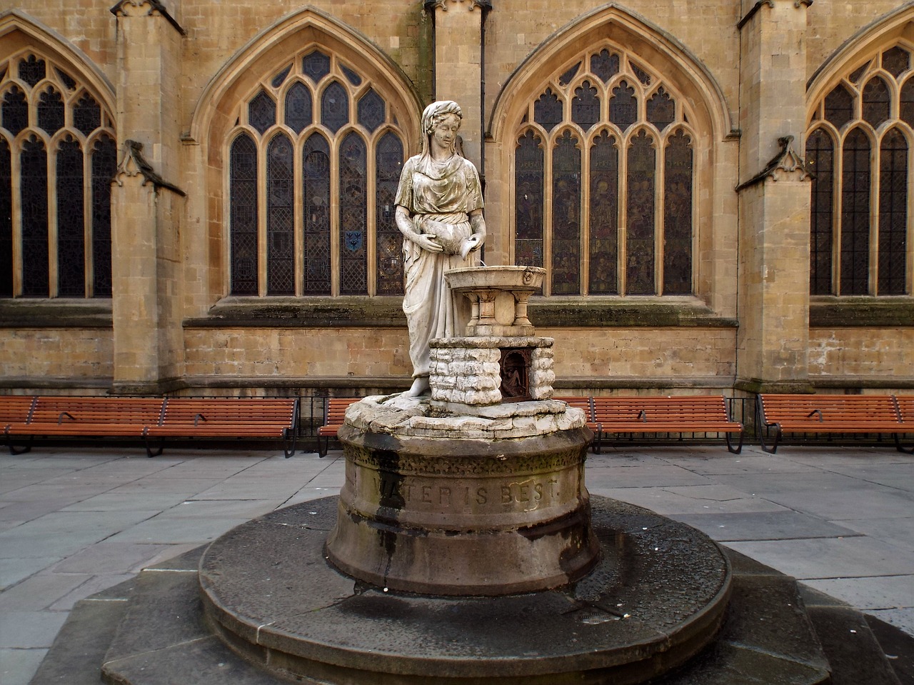 woman statue bath free photo