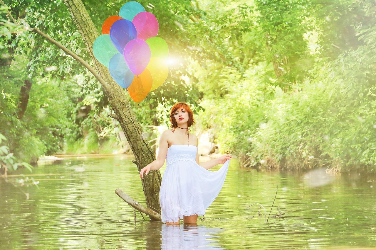 woman  beauty  balloons free photo