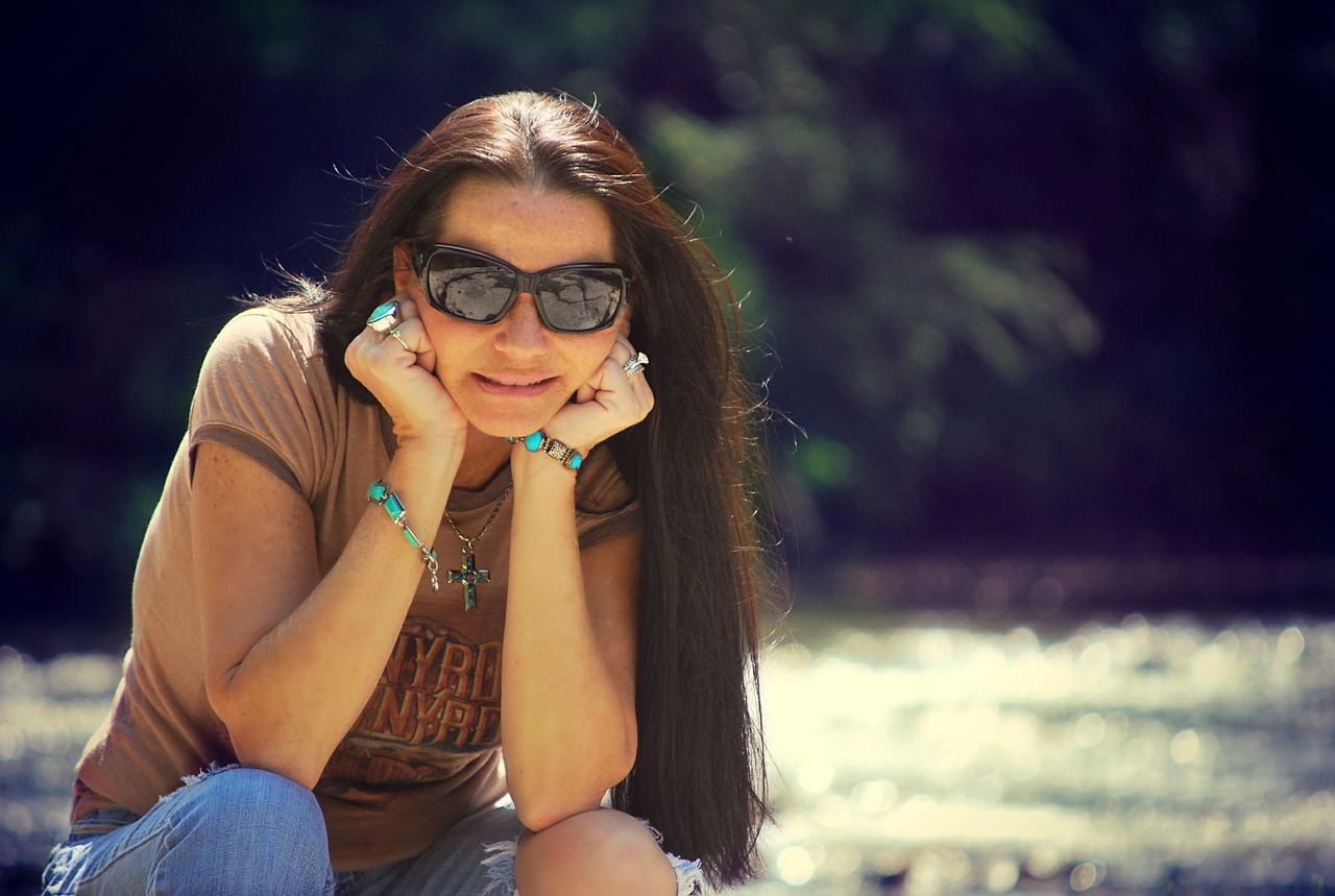 woman girl sitting free photo