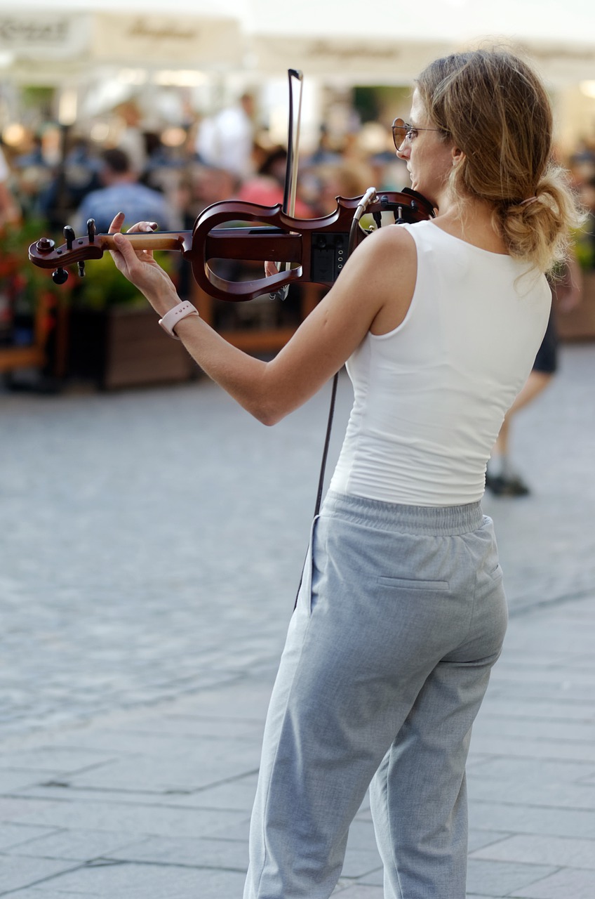 woman  the singer  music free photo