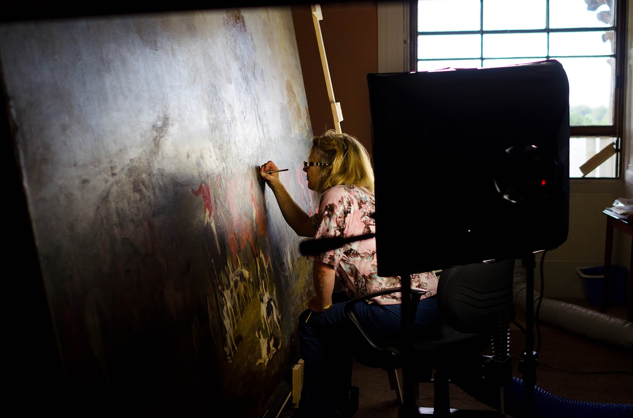 woman painting art free photo