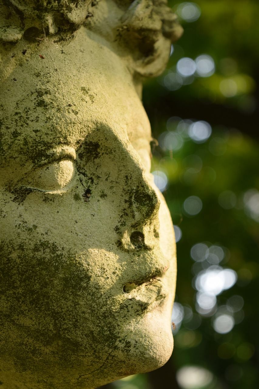 woman's head statue stone free photo