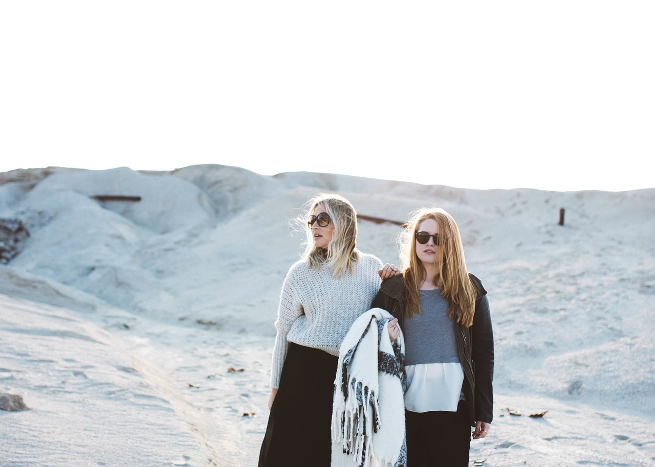 women beach piic free photo