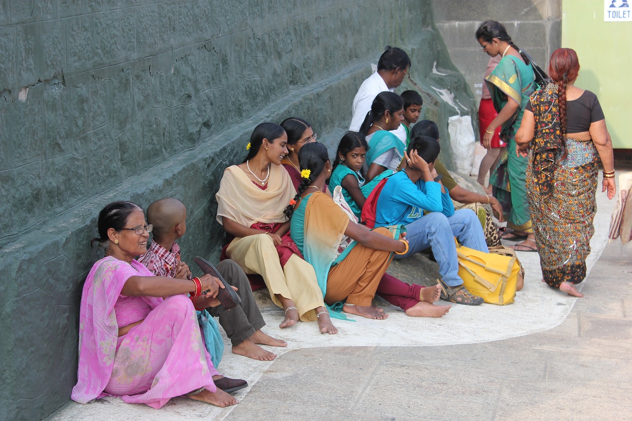women waiting sari free photo