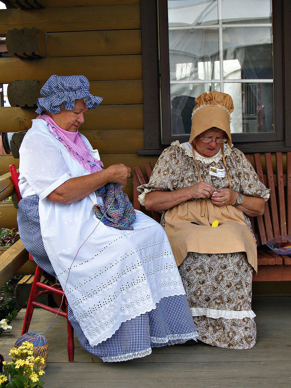 women knitting costume free photo