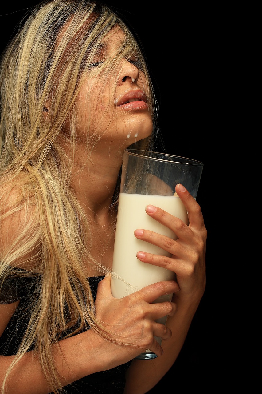 women's milk model free photo