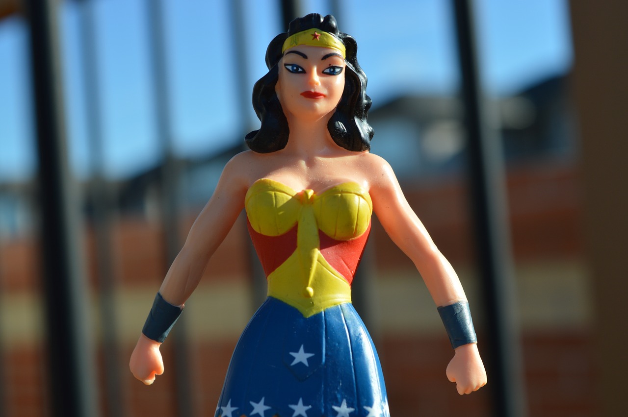wonder woman superhero strong free photo