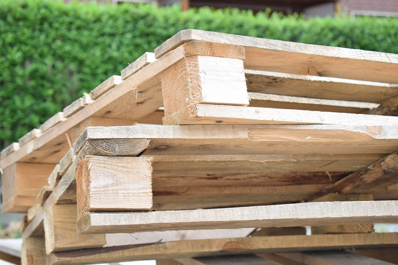 wood wooden pallets holzstapel free photo