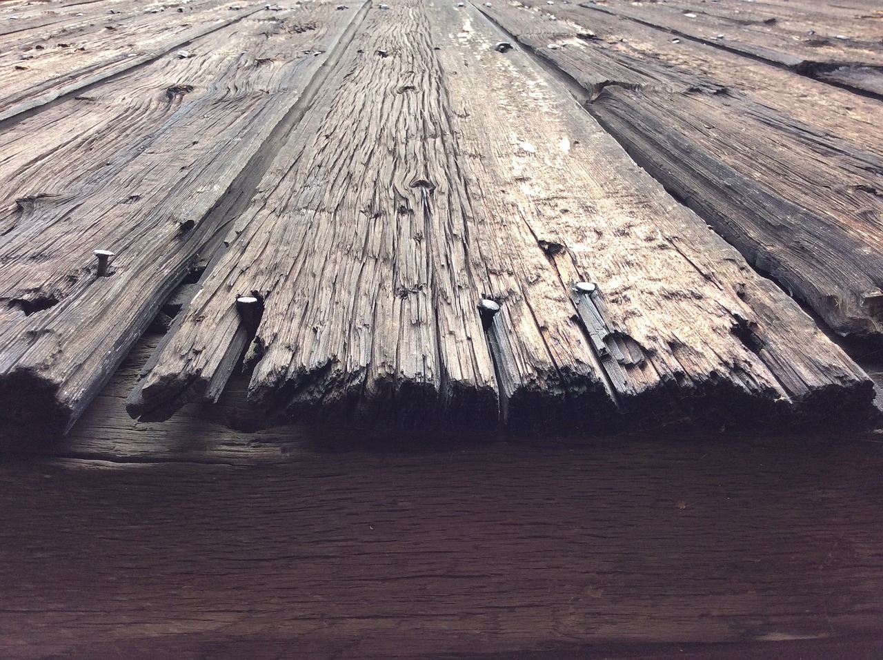 wood plank barn free photo