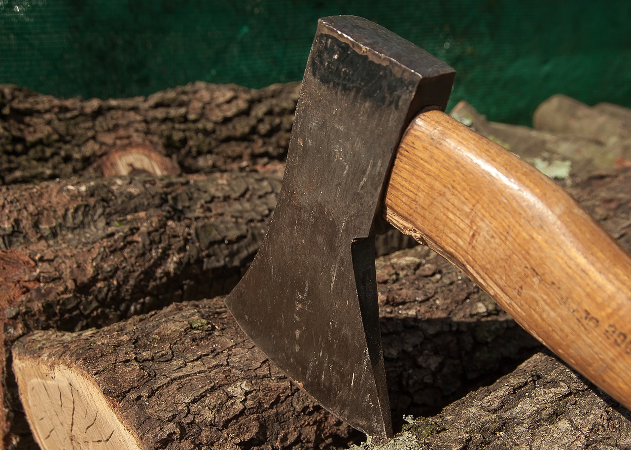 wood axe heating free photo