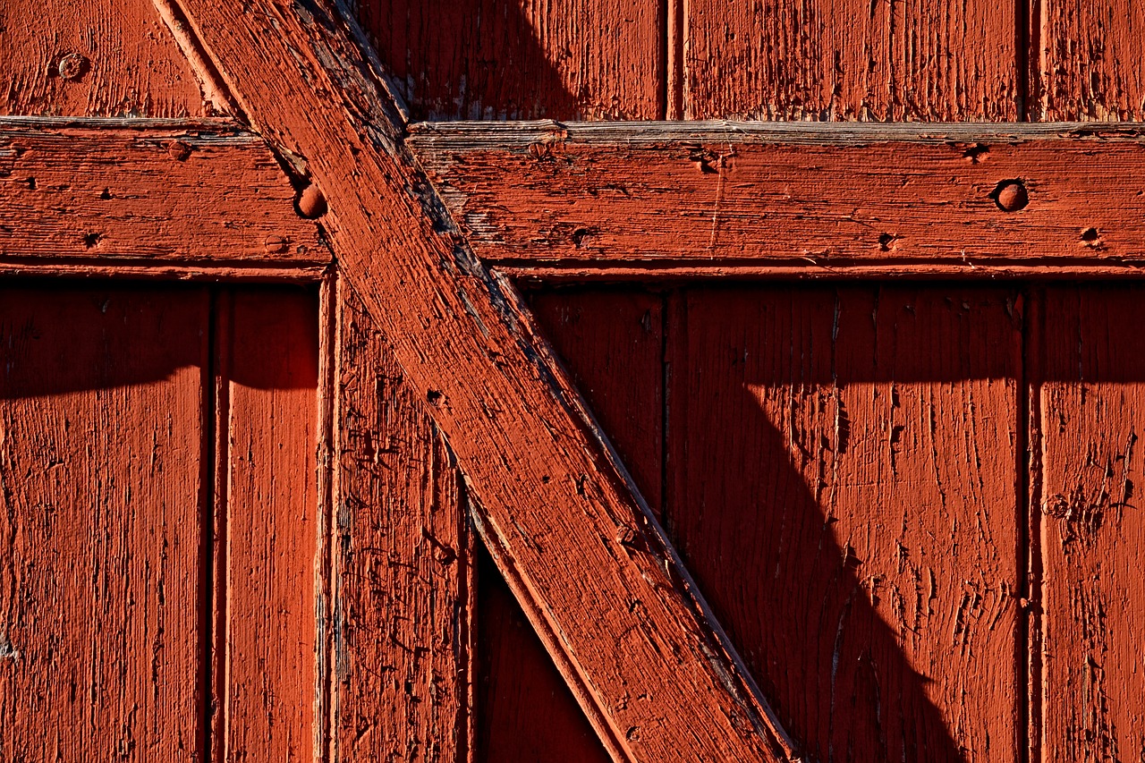 wood red barn free photo