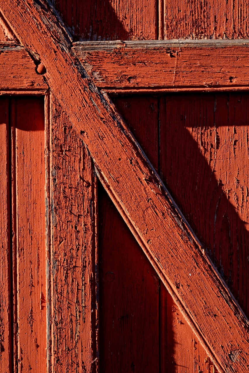 wood red barn free photo