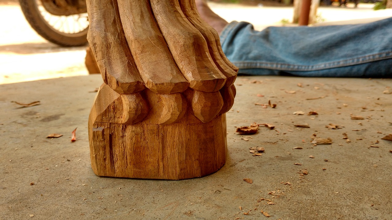 wood carving lion leg free photo