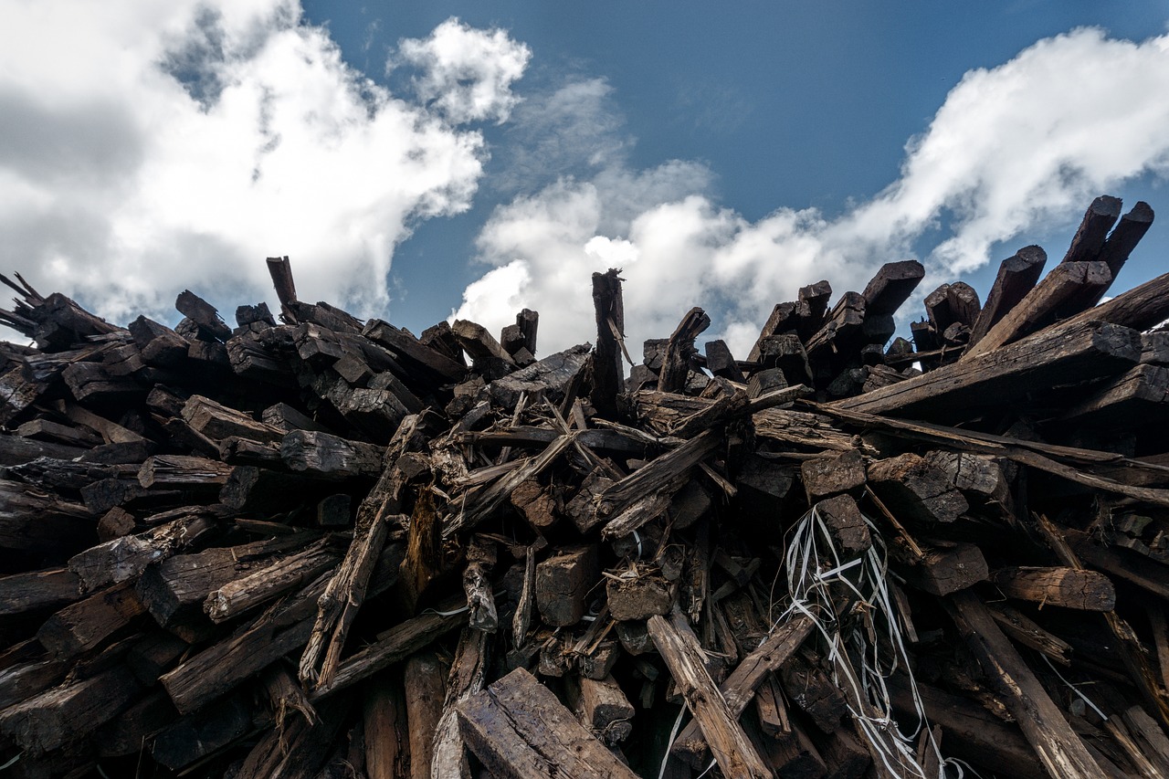 wood polygon railway free photo