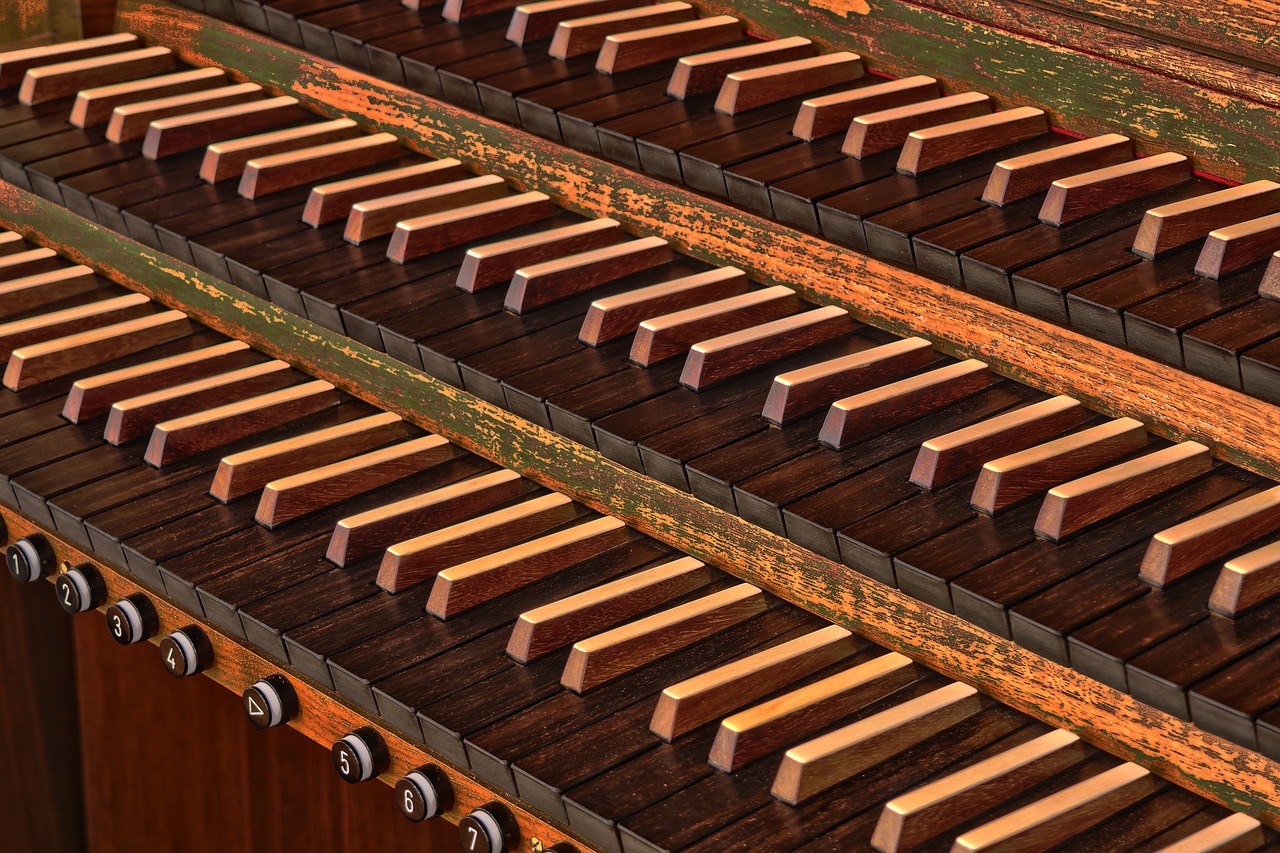 wood organ music free photo