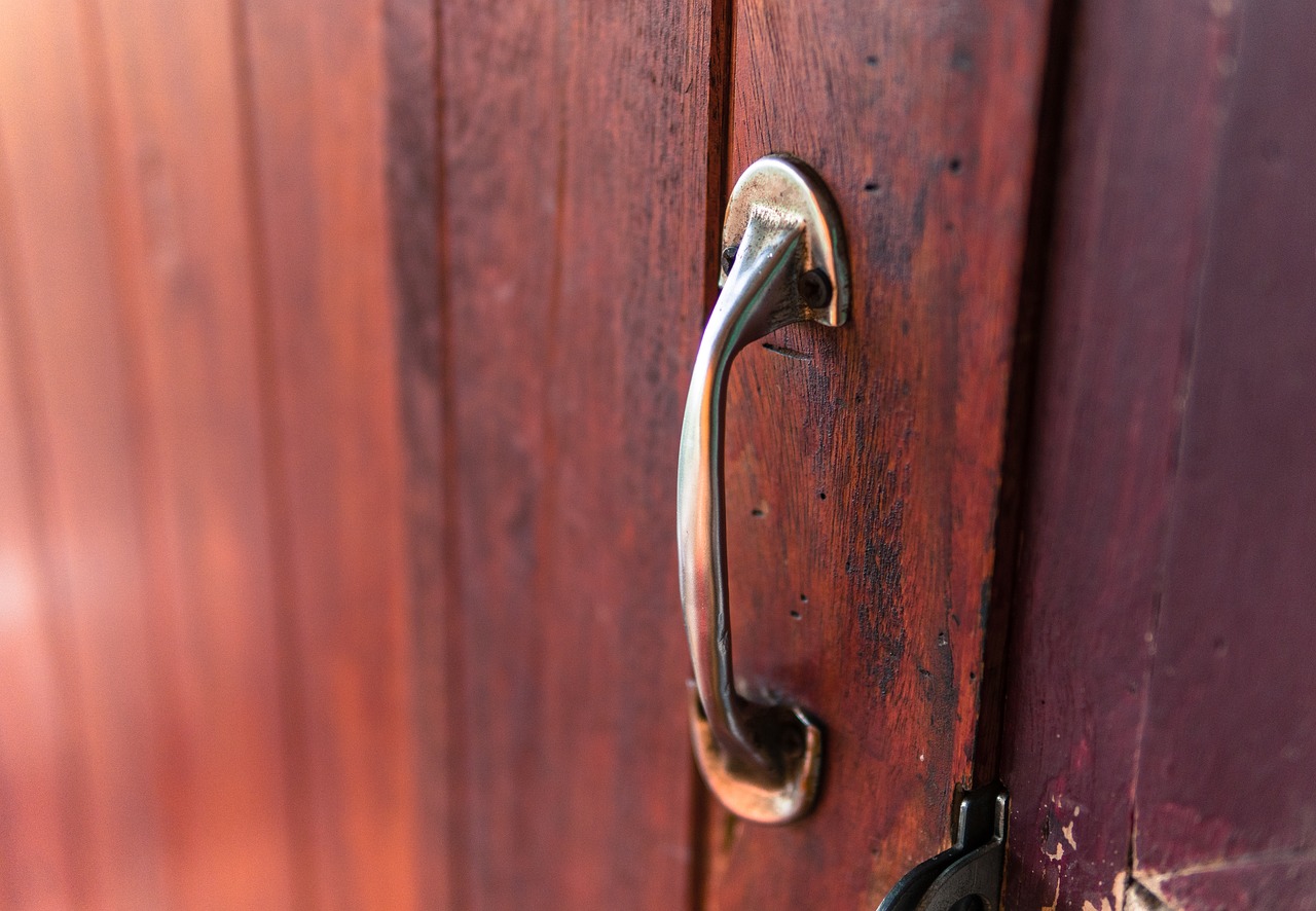 wood door lock free photo