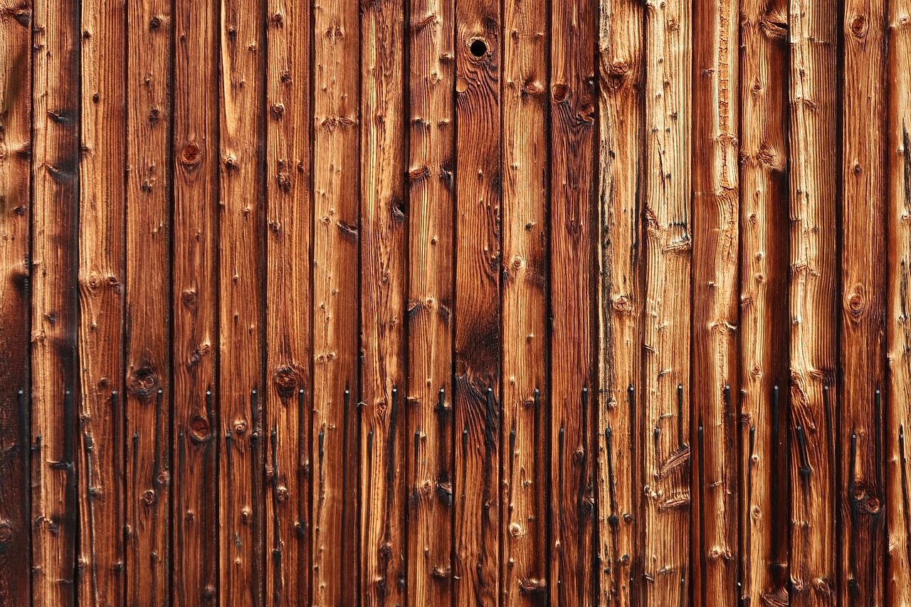 wood  timber façade  wooden wall free photo