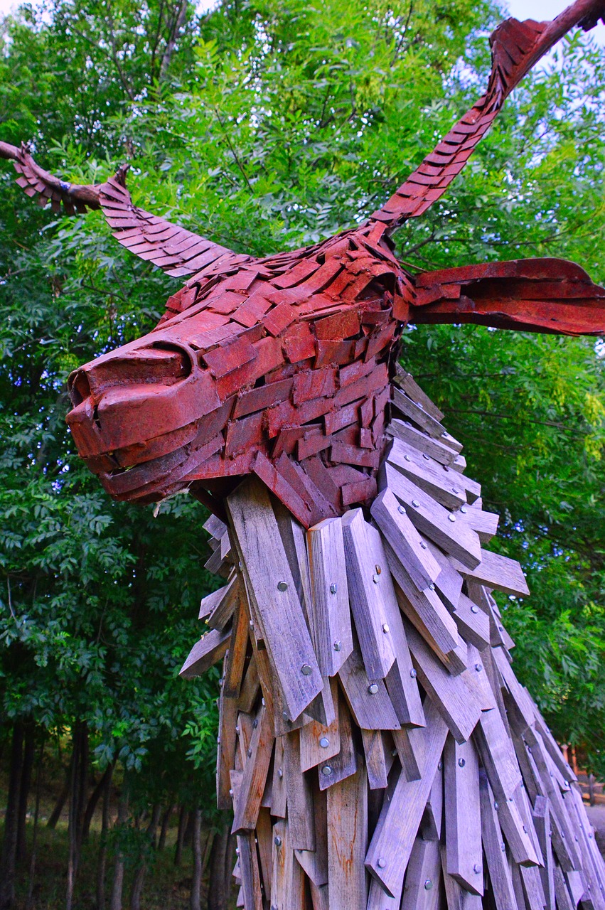 wood  wooden sculpture  installation free photo