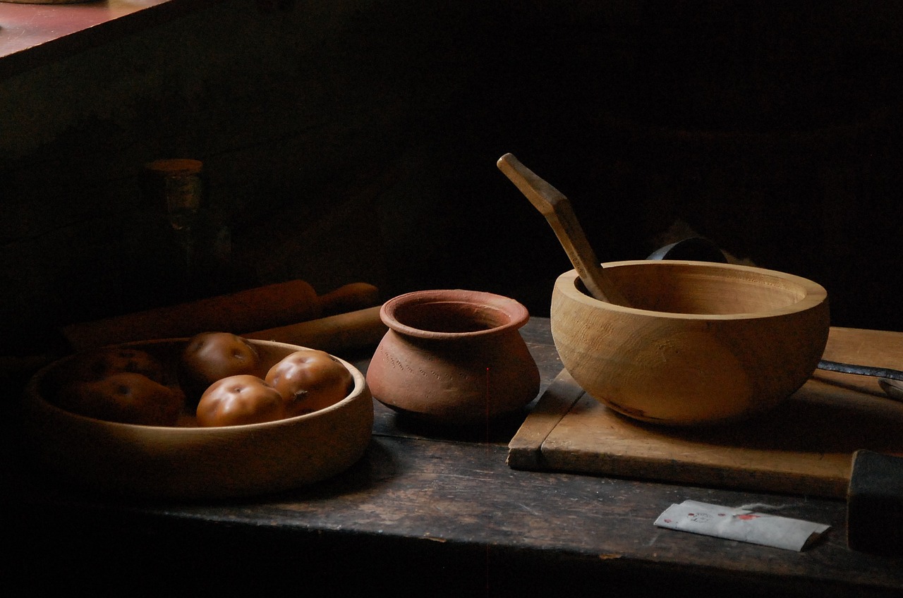 wood pots shadow free photo