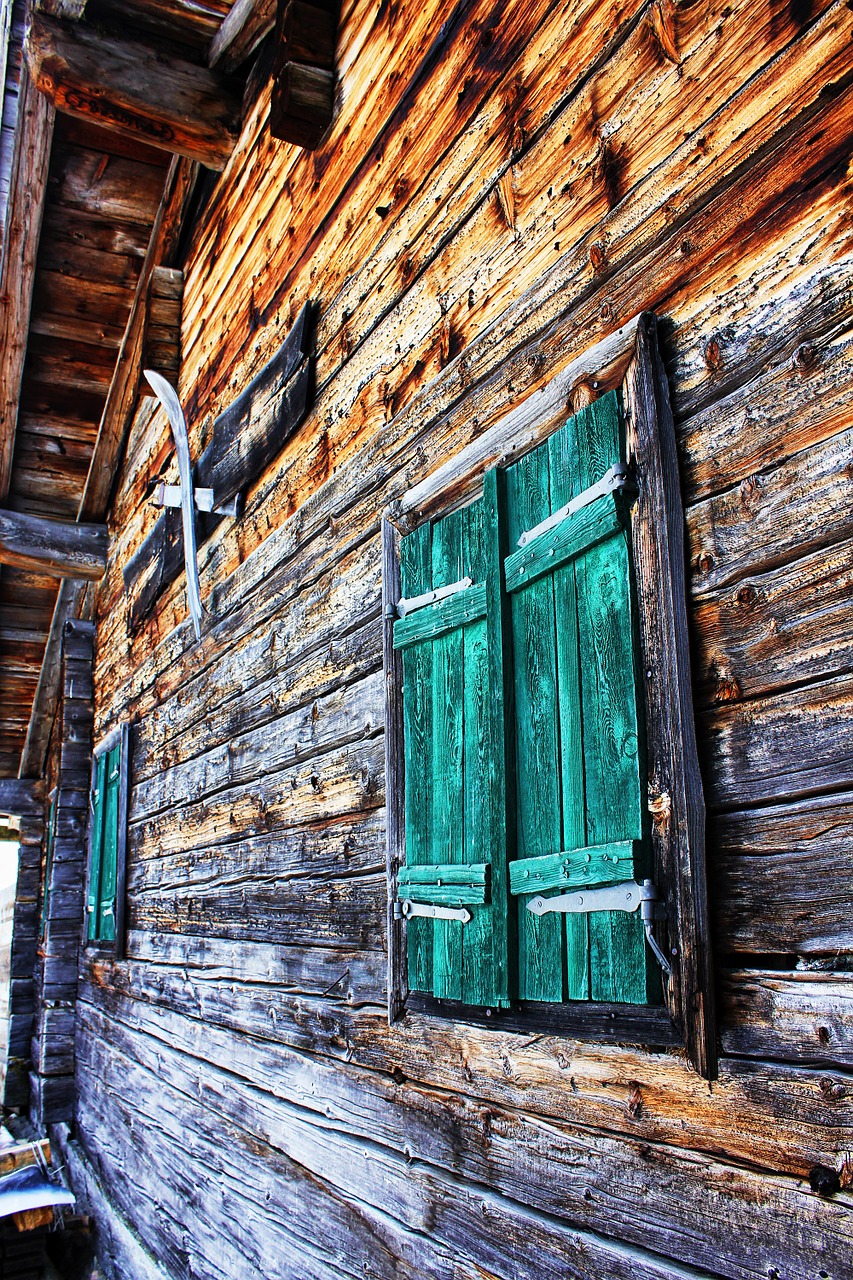 wood window hauswand free photo