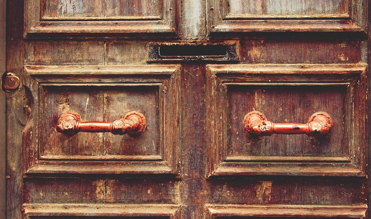 Wood,door,mail slot,handle,vintage - free image from needpix.com