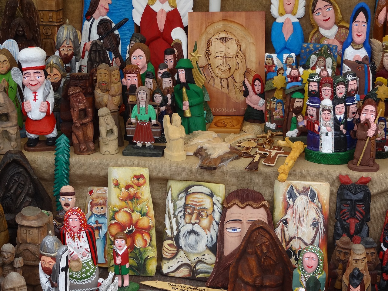 wood-fibre boards sculpture jesus free photo