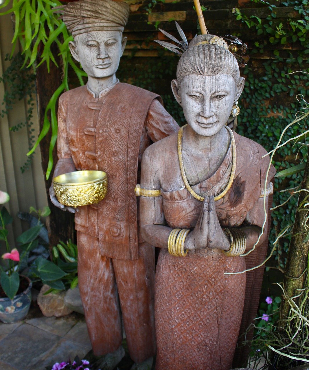 wood figures sculptures statue free photo