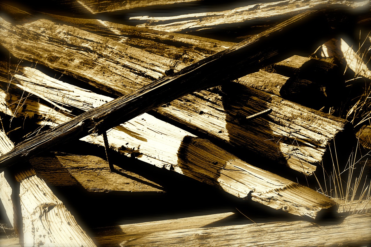 wood planks monochrome rural free photo
