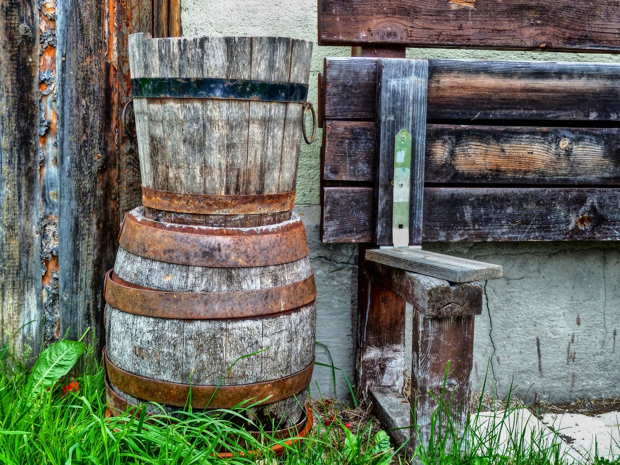wooden kegs barrels free photo