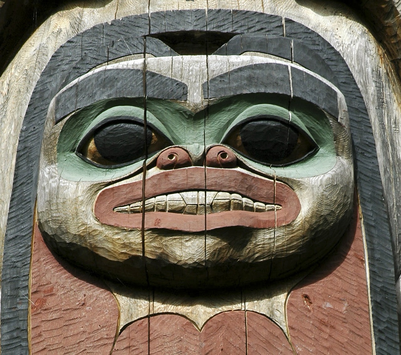 wooden totem native free photo