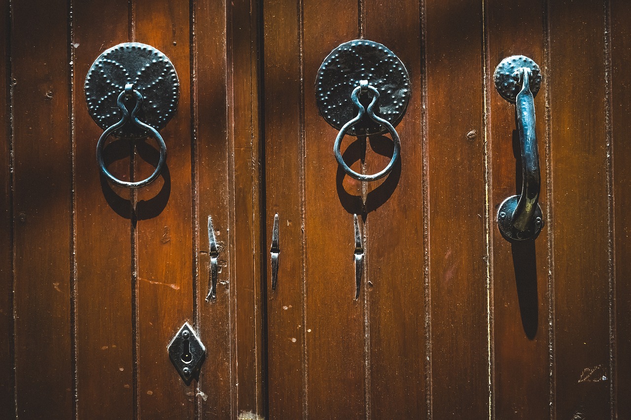 wooden  wood  door free photo