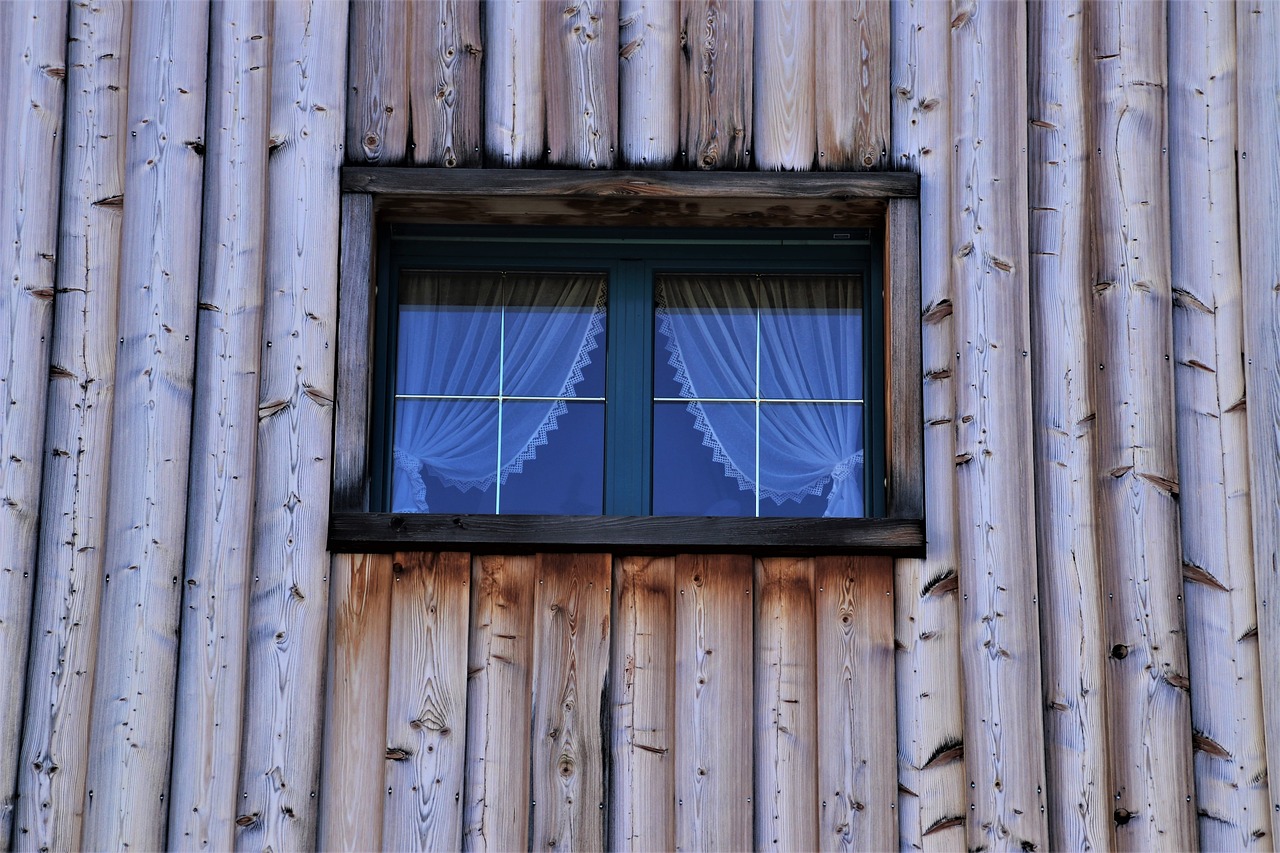 wooden  window  alpine style free photo