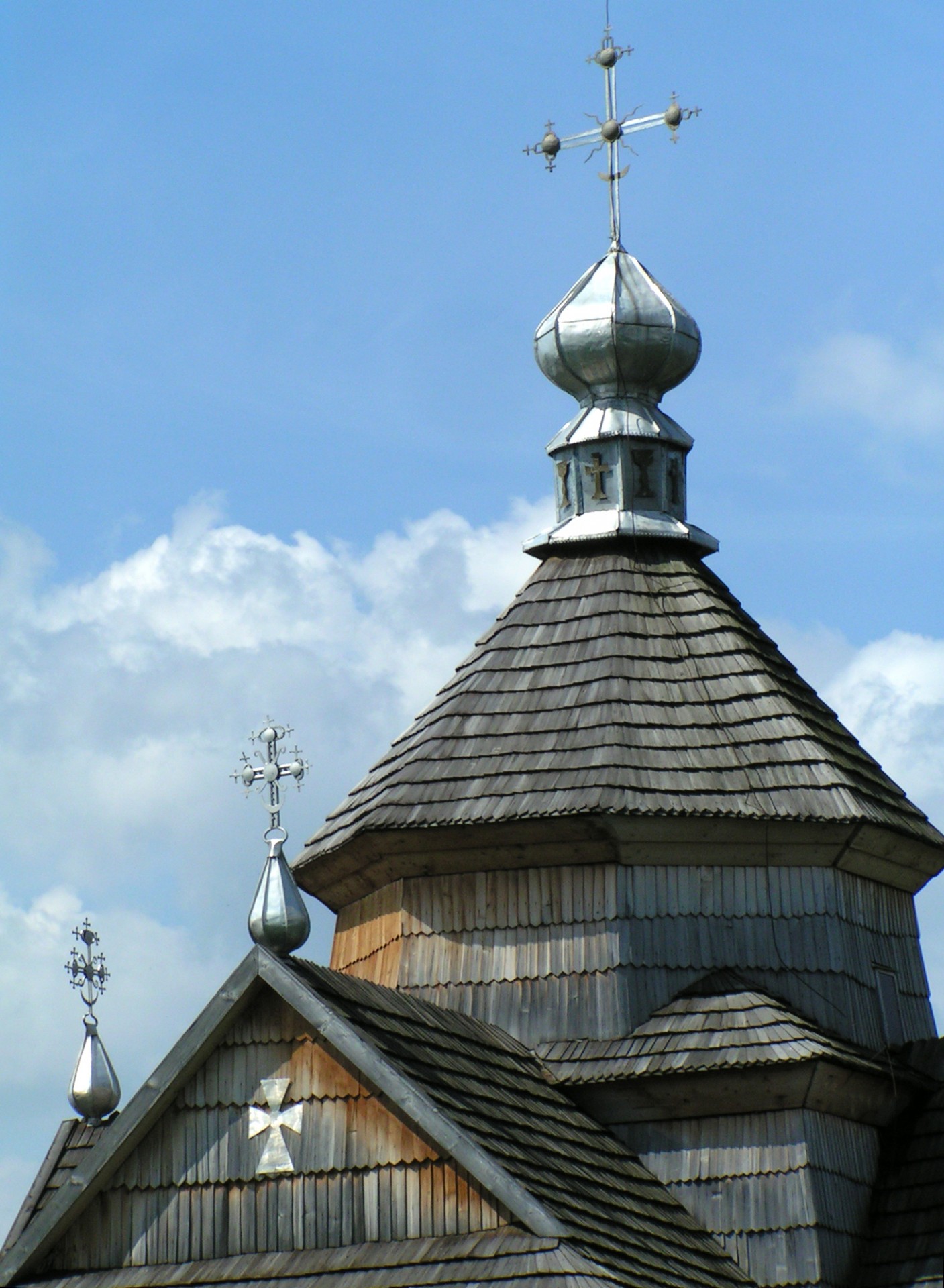 wooden building architecture free photo