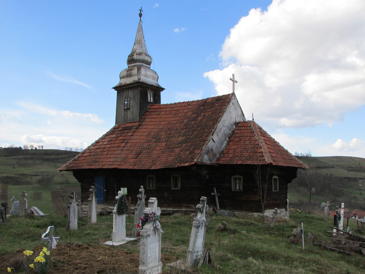 wooden church crisana transylvania free photo