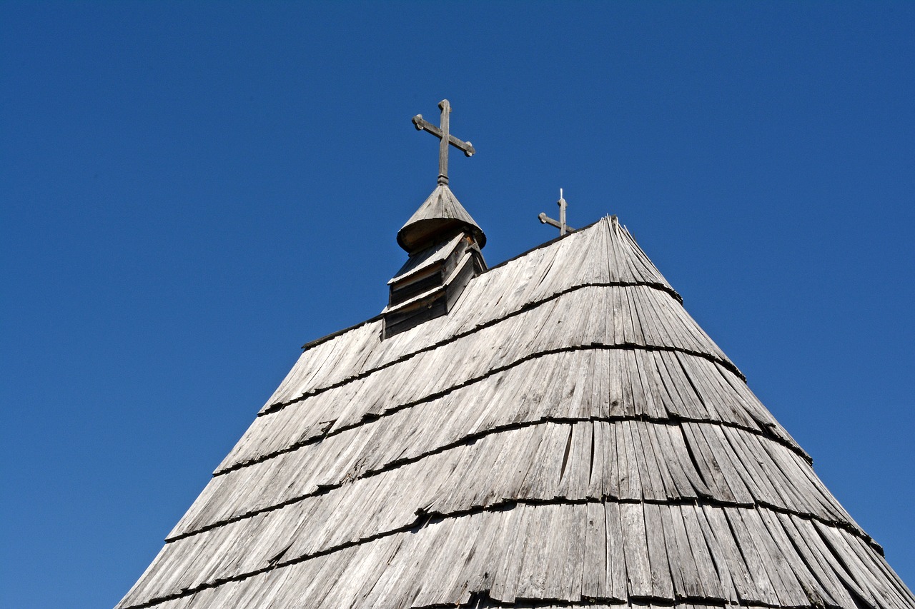 wooden roof  top  housing free photo