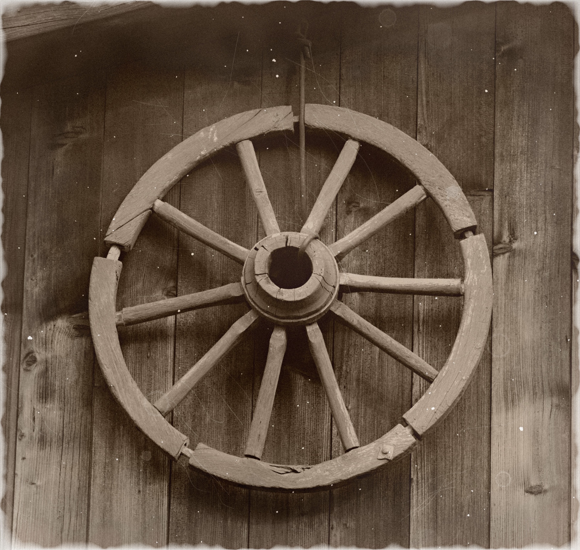 wood wheel old times free photo