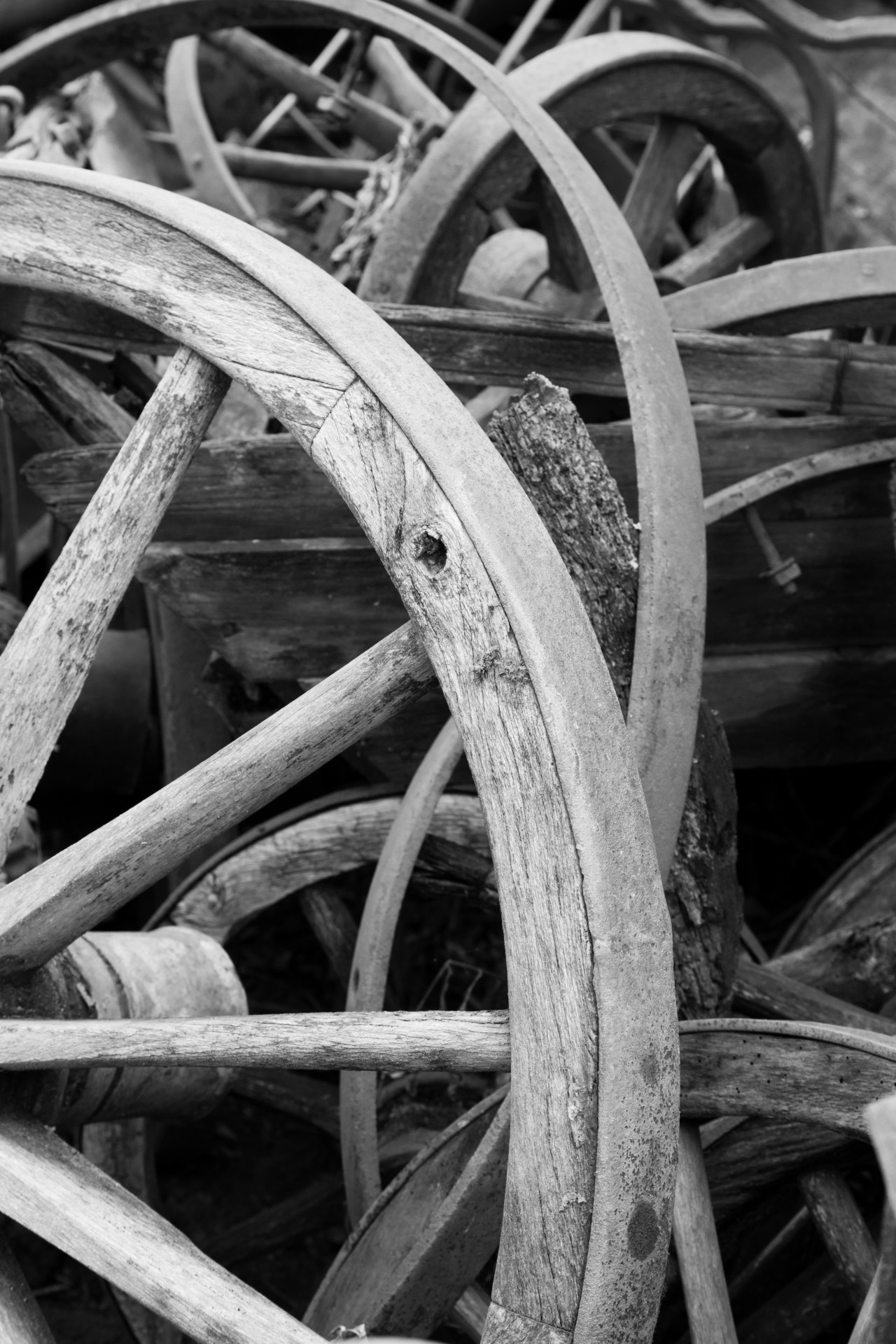 wooden old wheel free photo