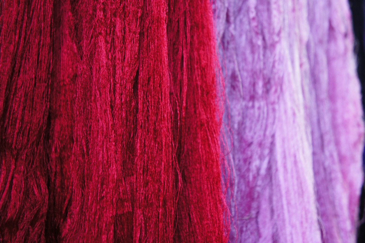 wool threads red free photo