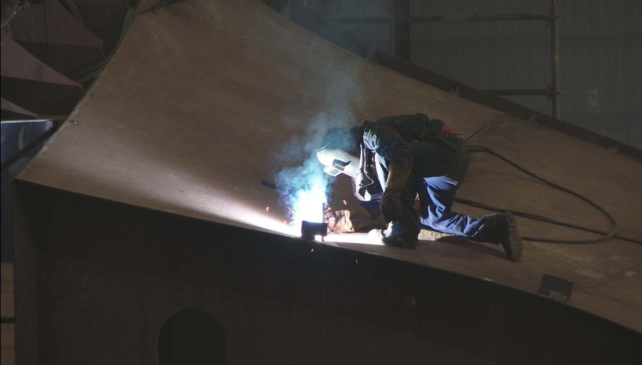 worker welder welding free photo