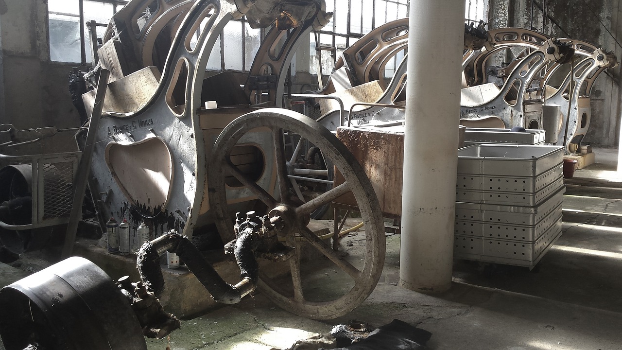 workshop machinery equipment free photo