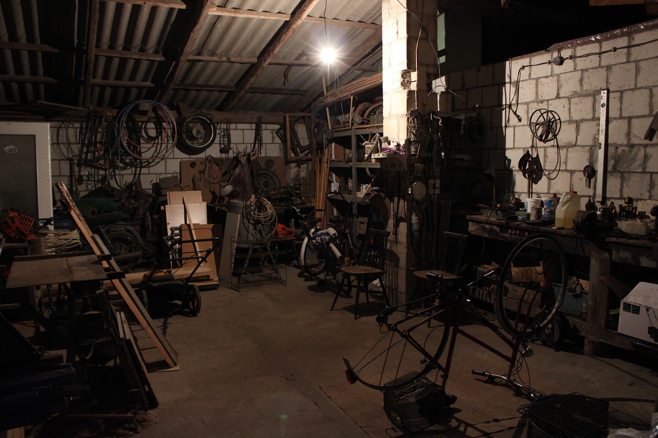 workshop mess dark free photo