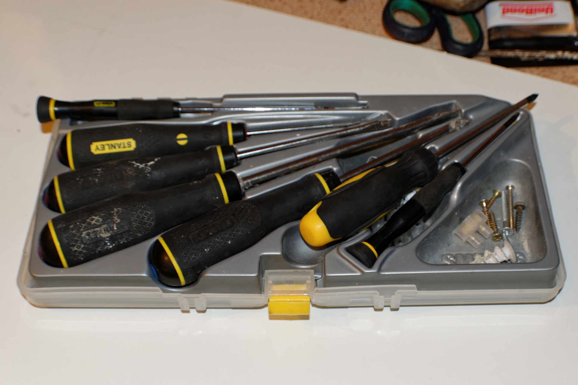 screwdriver plastic tray workshop free photo