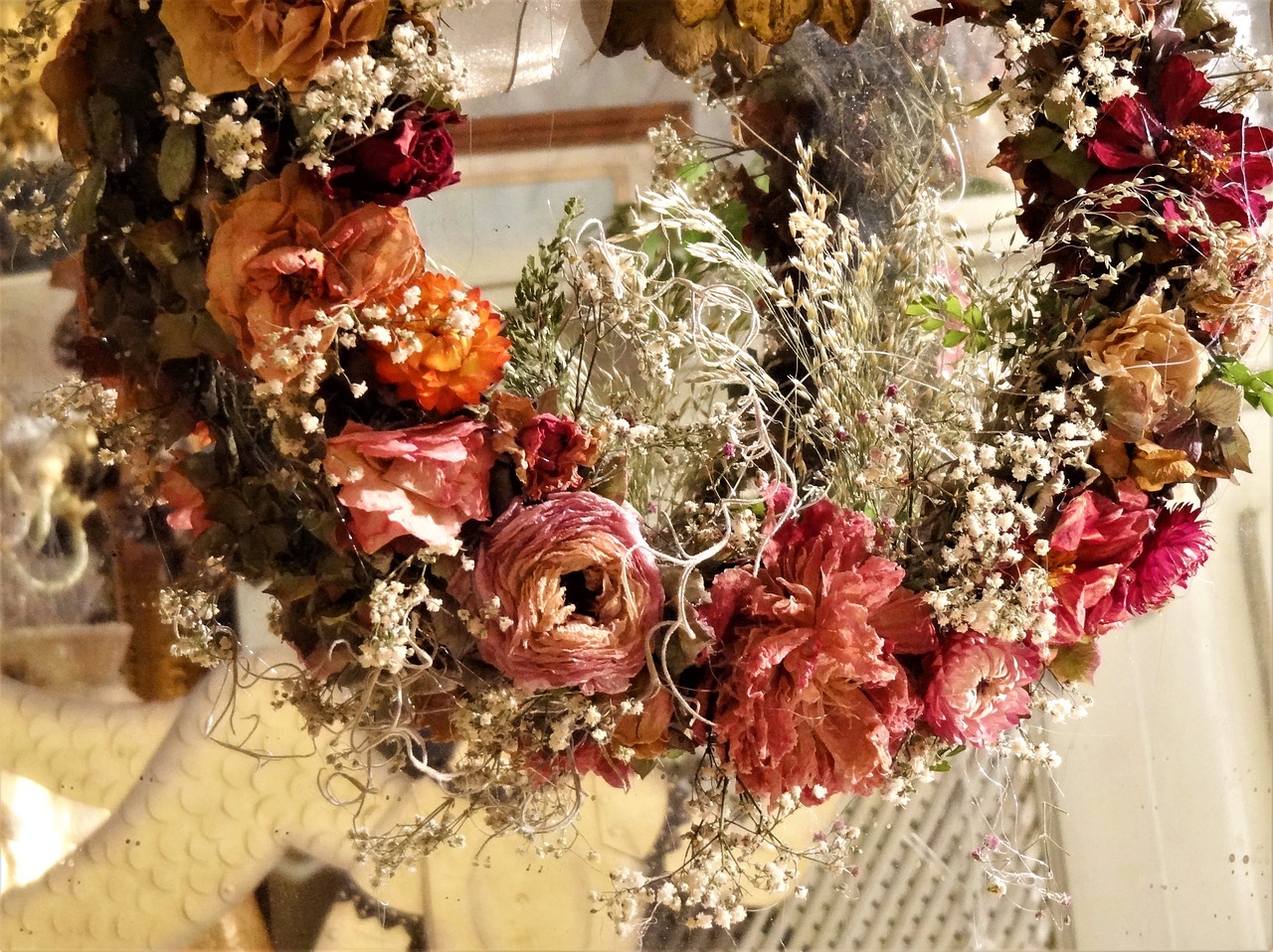 wreath dried flowers decoration free photo