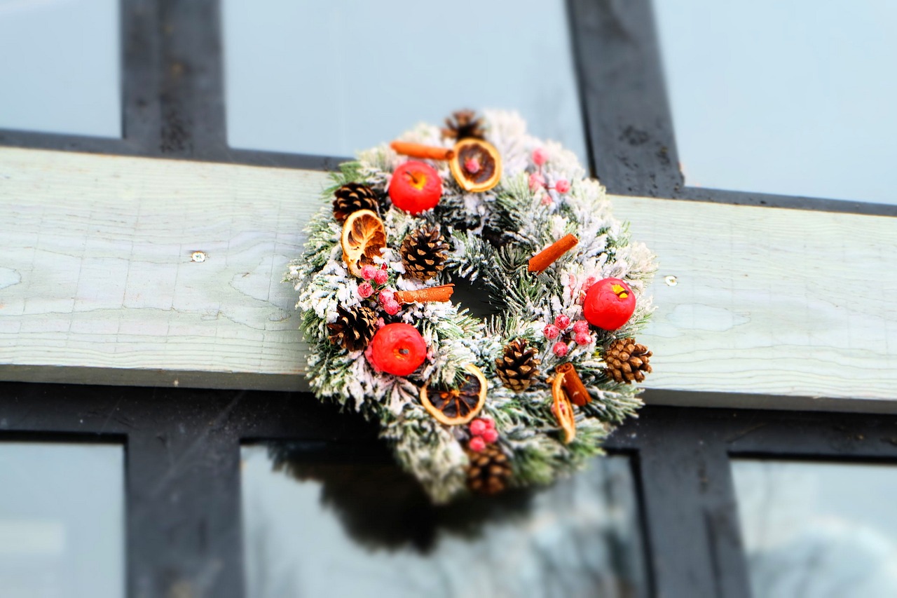 wreath  christmas  ornament free photo