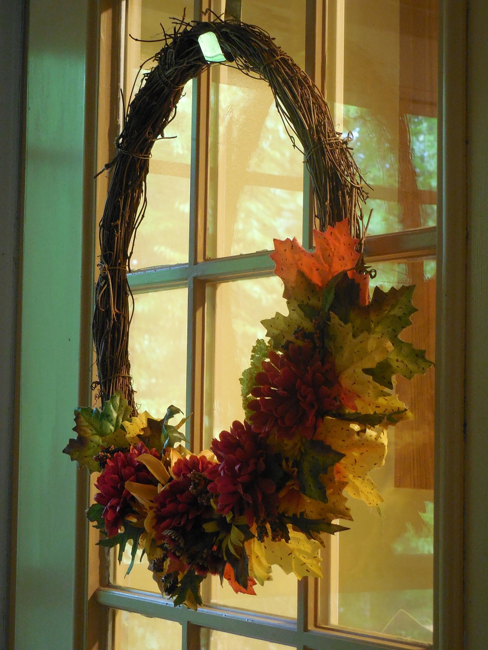 wreath door decoration free photo