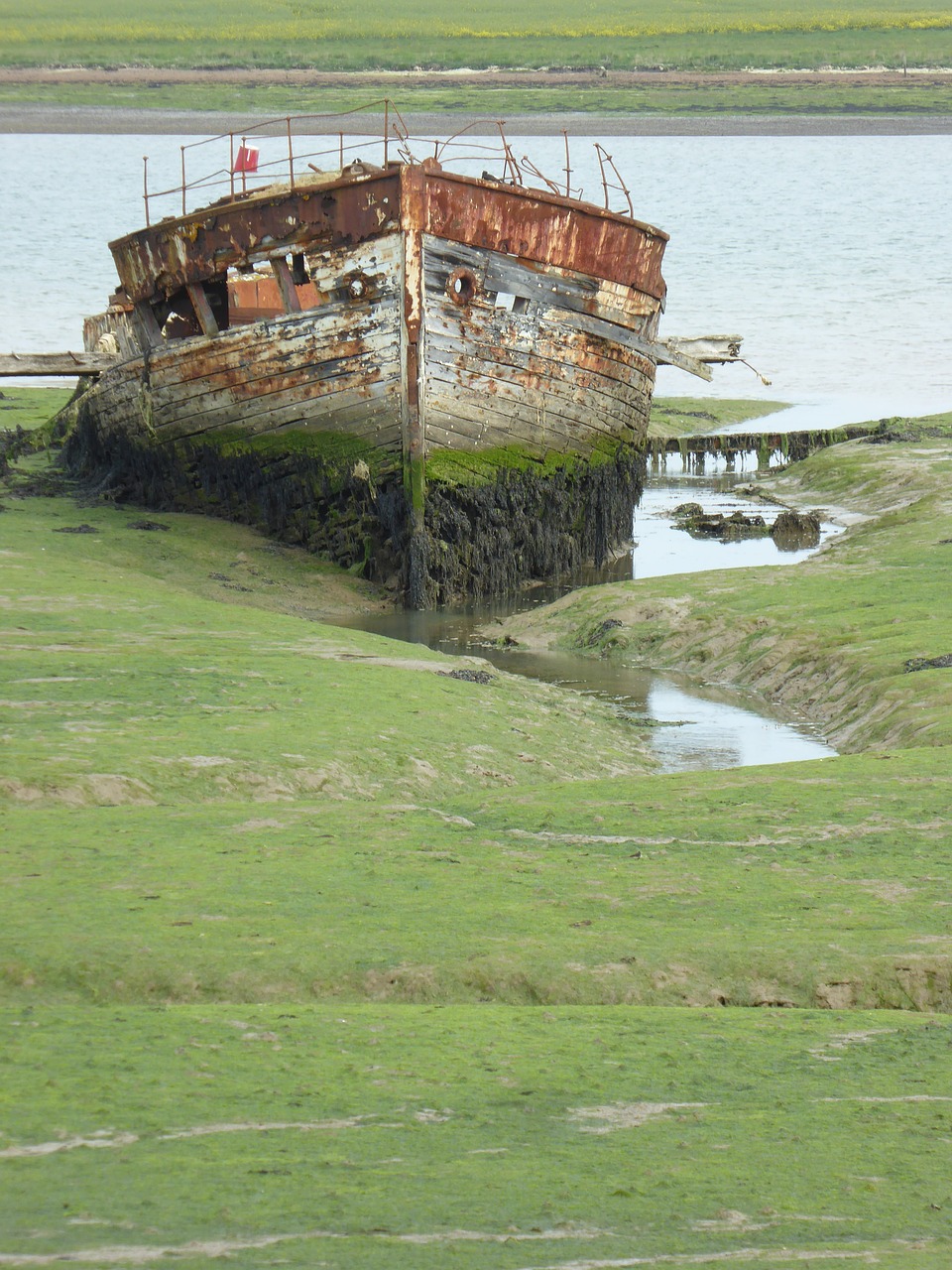 wreck boat isle of wight free photo