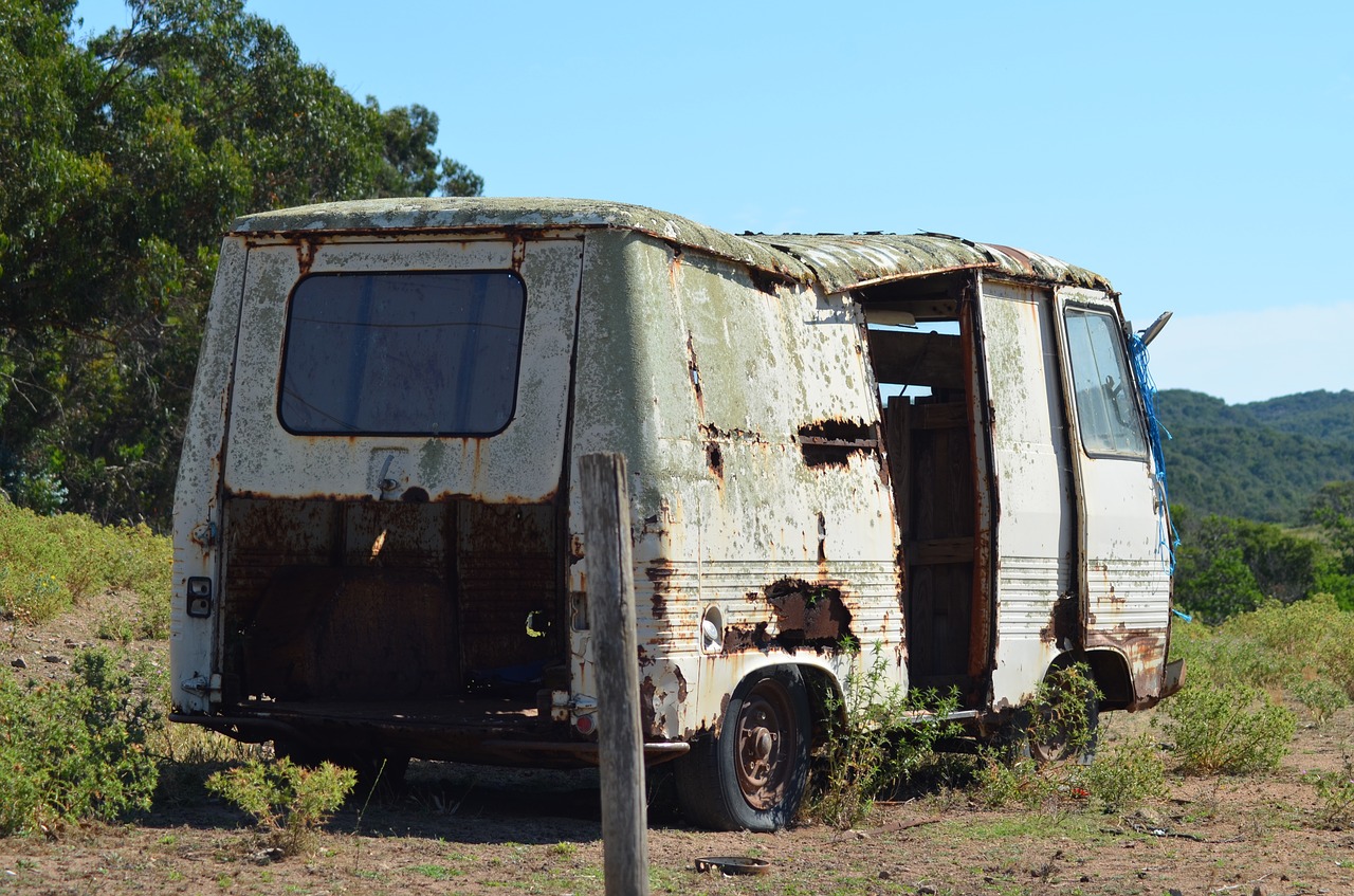 wreck  bus  break up free photo