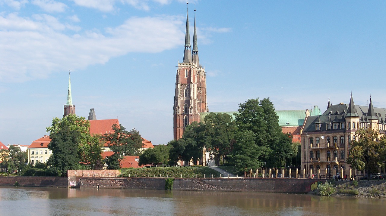 wroclaw river view free photo